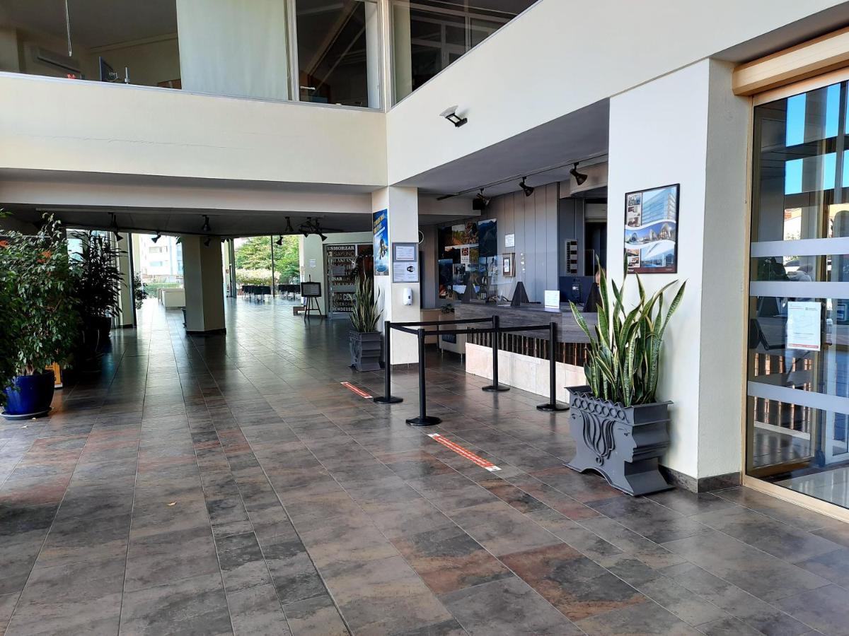 Xon'S Platja Ha Hotel Empuriabrava Ngoại thất bức ảnh