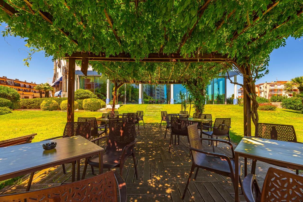 Xon'S Platja Ha Hotel Empuriabrava Ngoại thất bức ảnh