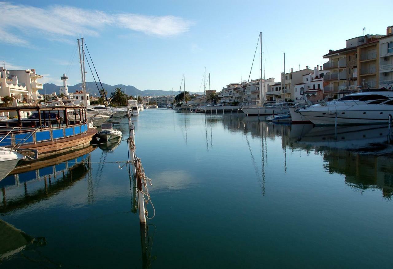 Xon'S Platja Ha Hotel Empuriabrava Ngoại thất bức ảnh